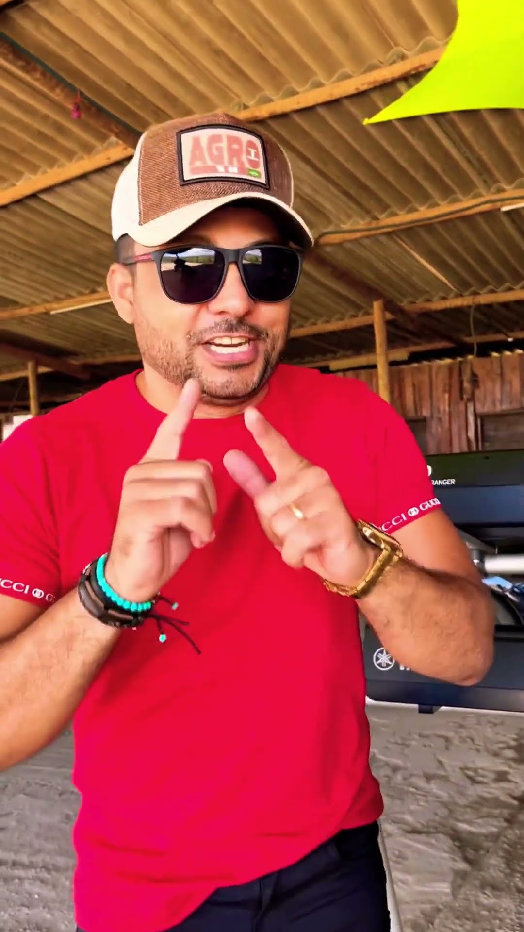 O cantor das comitiva estourou com a música forró do meu #boanoiteee quem gostar comenta