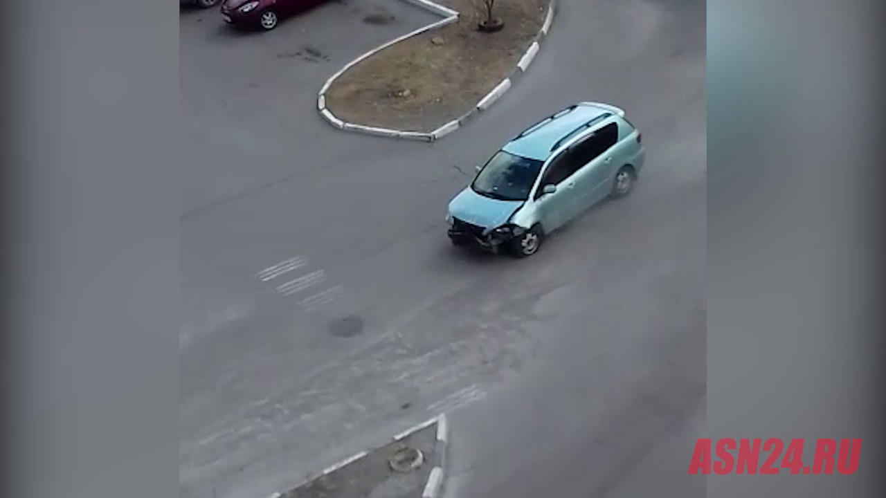 Автомобиль трогается с места Автомобиль трогается с места