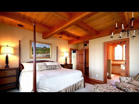 Video: Casas de madera - interior interior. El interior de la cocina y la sala de estar en una casa de madera