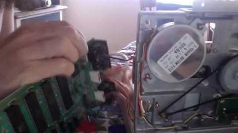 Commodore 64 1541-II disk drive broken