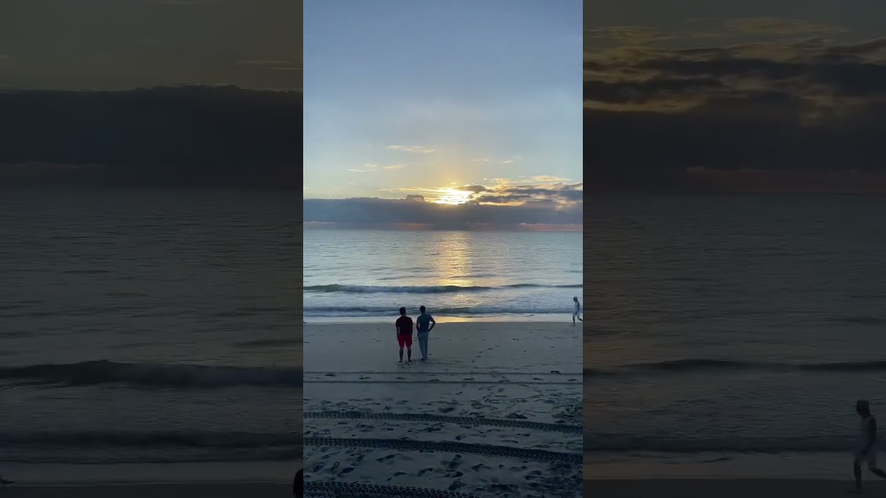 Who loves catching Sunrises at the beach 🤩🌄 Sunrise Lovers 