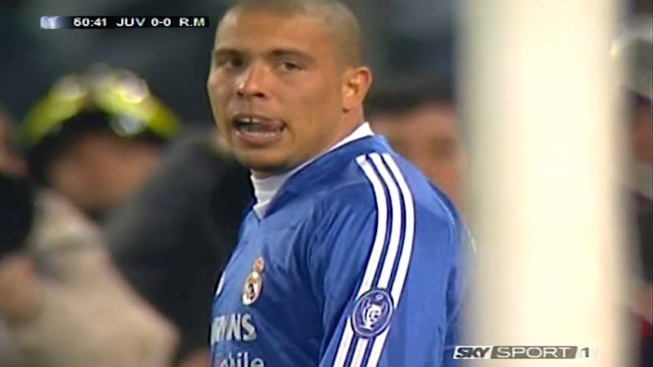 Ronaldo Fenomeno Hits The Crossbar 😱