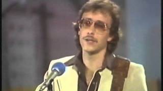 David Wills "She's Hanging In There" Live on "The Porter Wagoner Show" 1980 chords