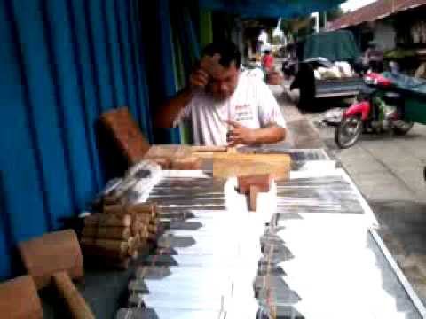 Alat ukir di jogjakarta - YouTube