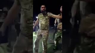 #нападение чеченский командир батальона, на новом Майбахе  в тылу, кидается с оружием и братишками