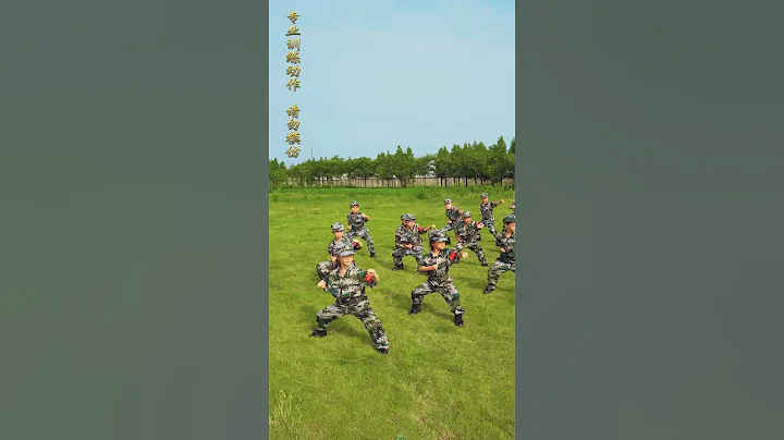 庆祝八一建军节周年纪念日，一群阳光灿烂的中国少年向我们伟大的人民解放军致敬#庆祝八一建军节#少年强则国强 #致敬人民子弟兵 #人类幼崽成长记 - 天天要闻