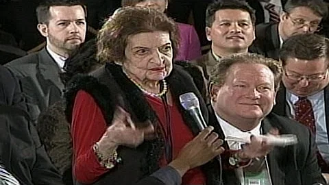 White House Correspondent Helen Thomas Dies at 92