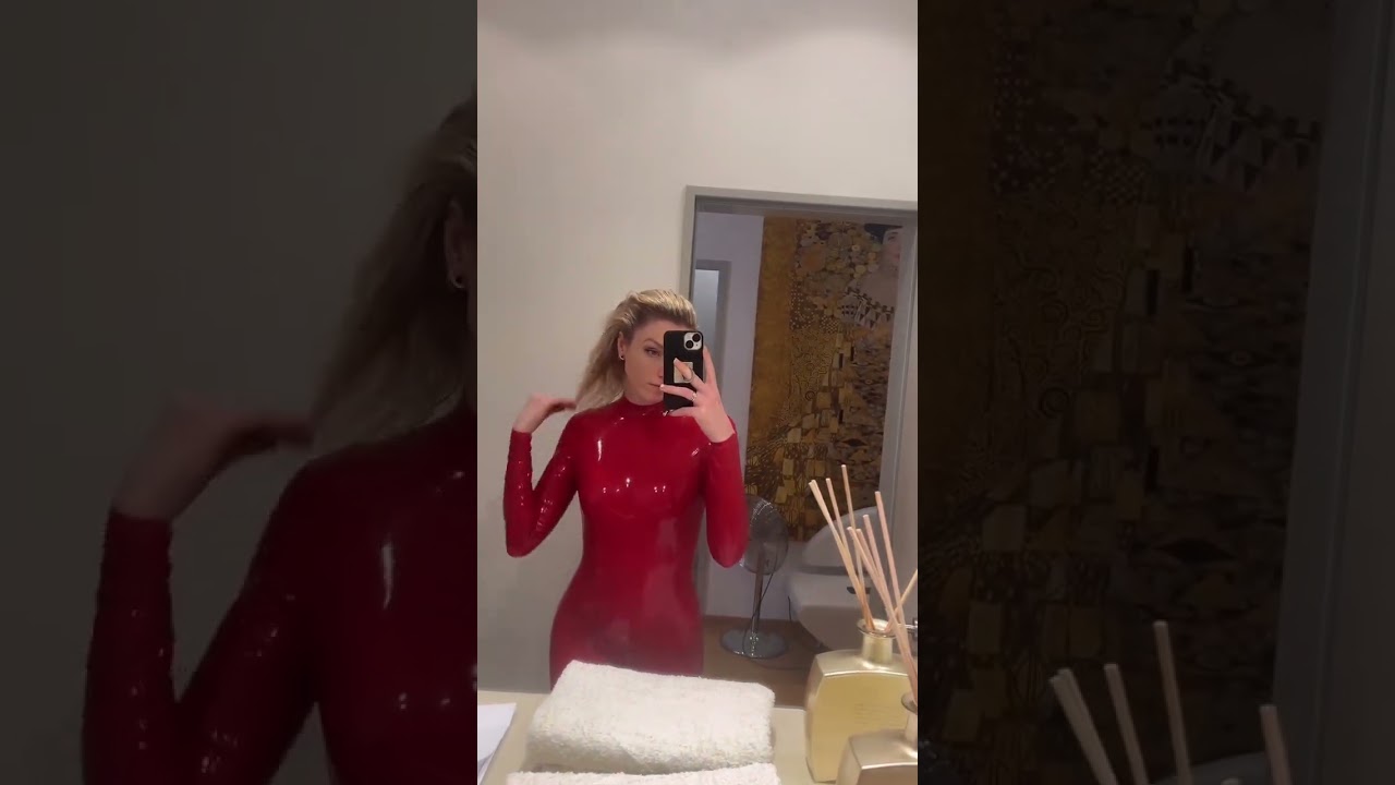 Red is the New black?😏 