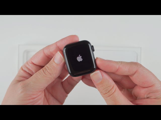 Apple Watch SE Unboxing and Setup (40mm Space Gray Aluminum)