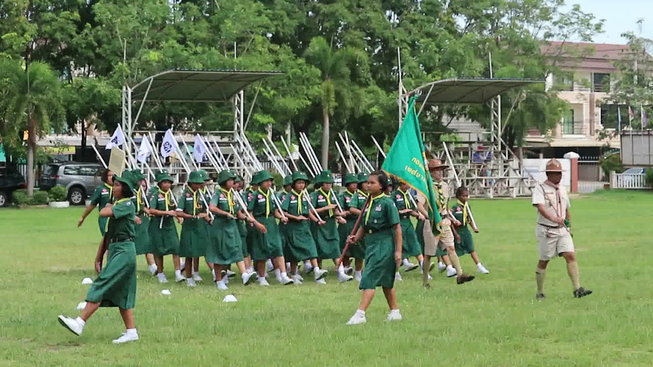 ซ้อมสวนสนามเนตรนารี
