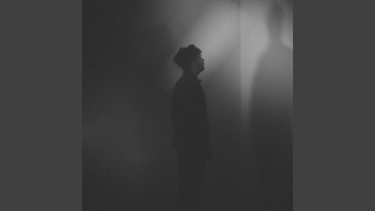 Les veines noires de son cou