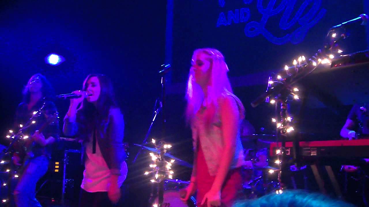 Megan & Liz - Shadows Live in Chicago (8/11/13)