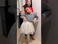 Ref:DZBlwdHOSQA Papa, regarde comment je suis belle #humour #shorts #papa #parents #drole #sisters #rire #short