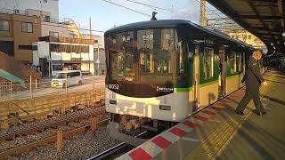 京阪電車10000系(10002F)第2編成普通中之島行き到着で入線・発車。中書島駅