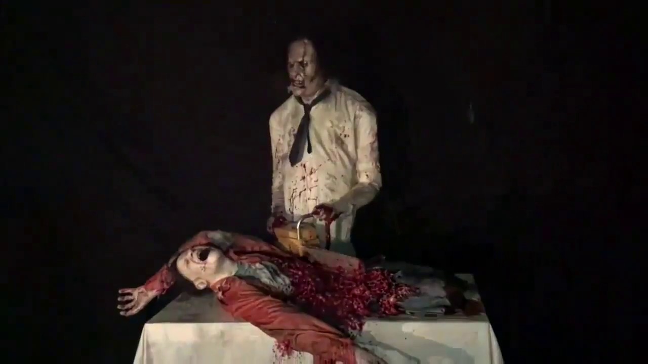 Lunging Leatherface Animated Prop