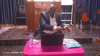 LES PASTEURS DIYOKA, BEN MUTOMBO ET MOI: MISE AU POINT SUR LA DIVINITE par Vincent Kape