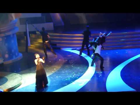 欣賞102 _10 _25(五) 第48屆電視金鐘獎活動歌星張清芳演唱與舞蹈搭配之表演