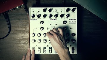 My first time using Soma LYRA8 (this is a one crazy synthesiser!)