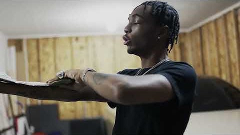 Bizzy Banks - Red Ruby Da Sleeze Freestyle | Dir. By  @HaitianPicasso