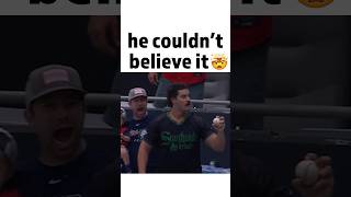 he barehanded it! 🤯