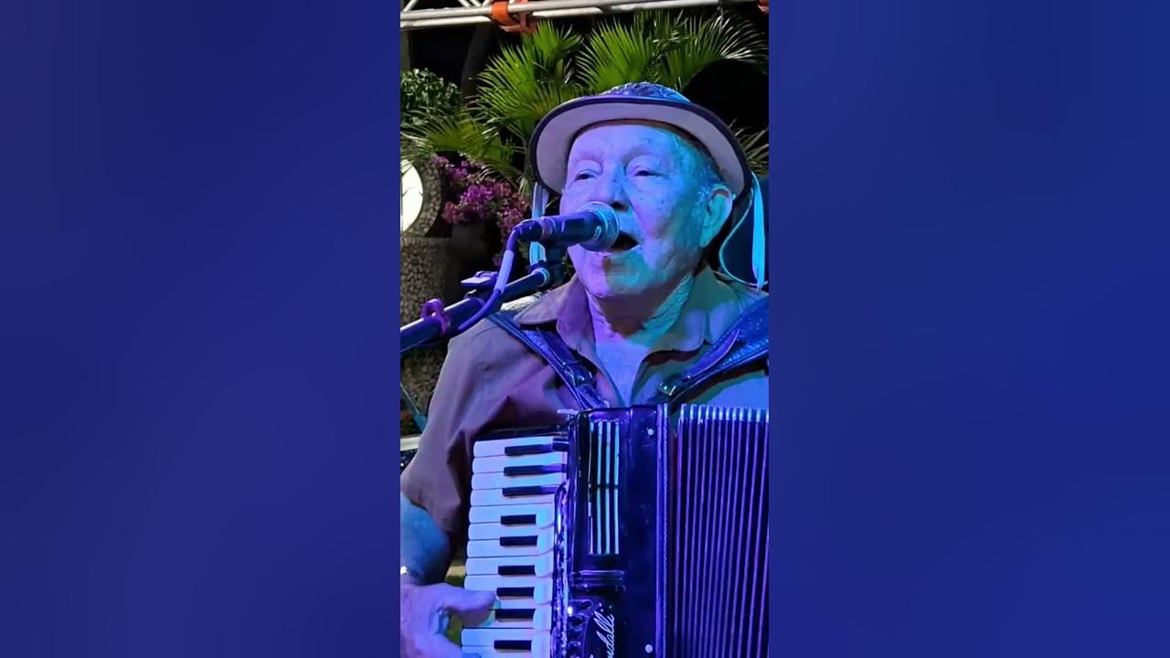 João Bandeira e forró do Mestre ao vivo! "Pra comer baton" - João Bandeira.