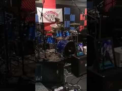 Mentari Merah Diufuk Timur - Dato Awie Ft Search