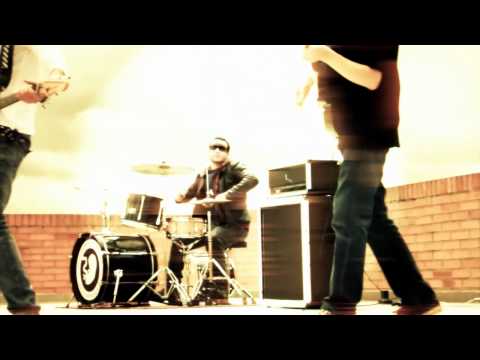 Tu nombre quedó atrás (Video Oficial) El Instinto