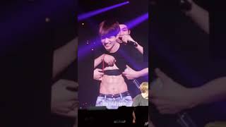 Bts Jungkook With Abs- Taehyung Showing Jungkook Abs To The Audience
