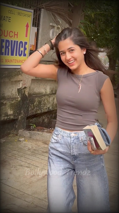 Rajesh Khanna Grand Daughter Naomika Saran 😱 #naomikasaran #rajeshkhanna #akshaykumar #shorts