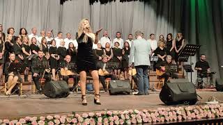 Hür Doğdum Hür Yaşarımebru Neşe Erbil