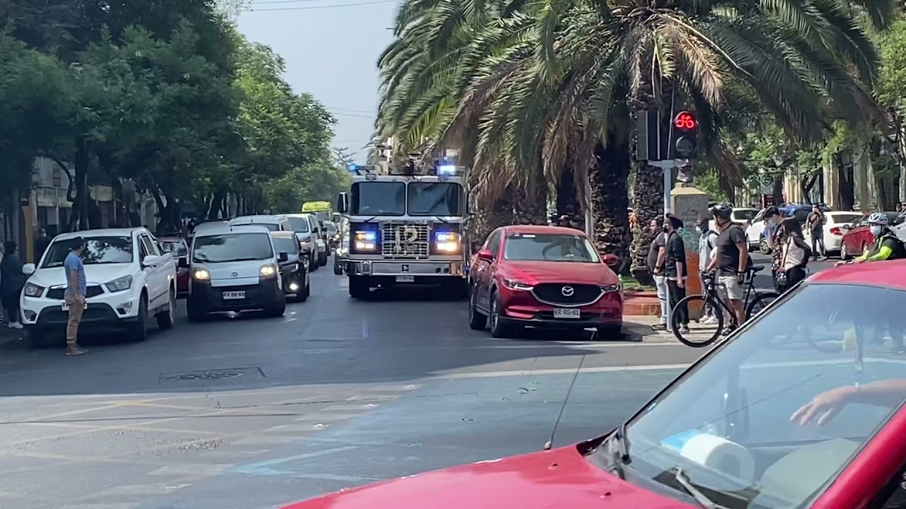 Q-12 12*Cía Bomba “Chile Excélsior” Bomberos De Santiago en Dirección a llamado estructural