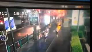 Bomb blast rocks Bangkok's Ratchaprasong intersection