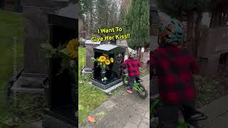 Little Boy Visits His Mom's Grave 😭 image