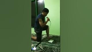 Cara bangunin sahur yg sangat aneh..  Tpi lucu, ada yg pakai terompet.