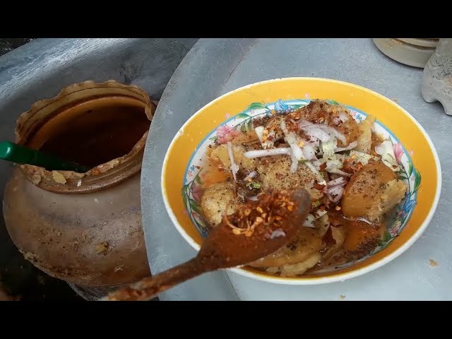 Pani Puri with Hot and Sour Taste at TSC Dhaka University, Bangladesh |Street Food Finder