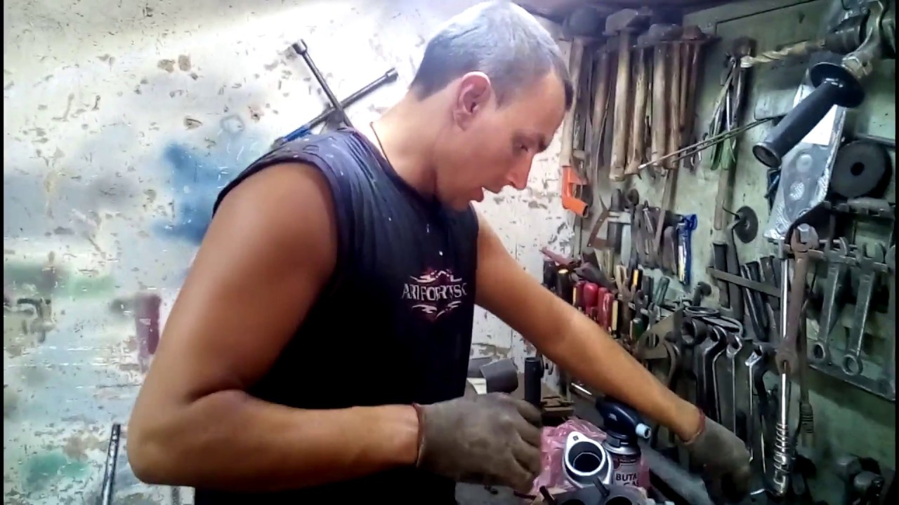 Замена выпускного коллектора и штанов. Часть 2 - YouTube