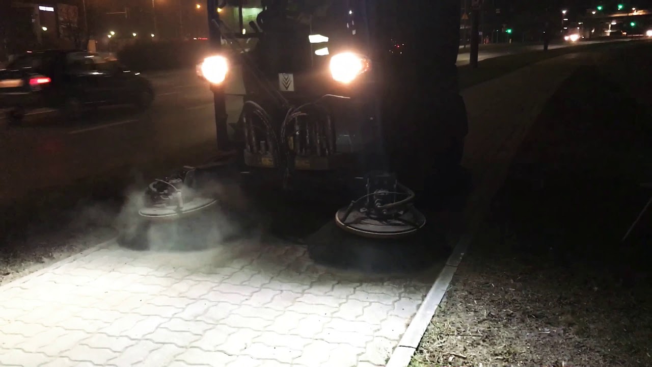 Kärcher Profesional mc130 sweeper