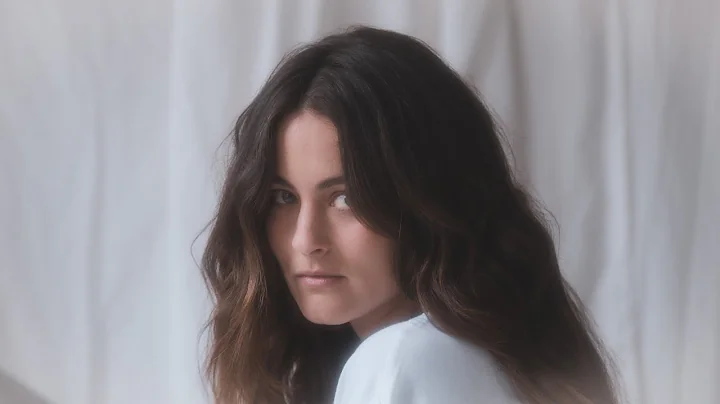 Lorrn - Tell Me (Official Video)
