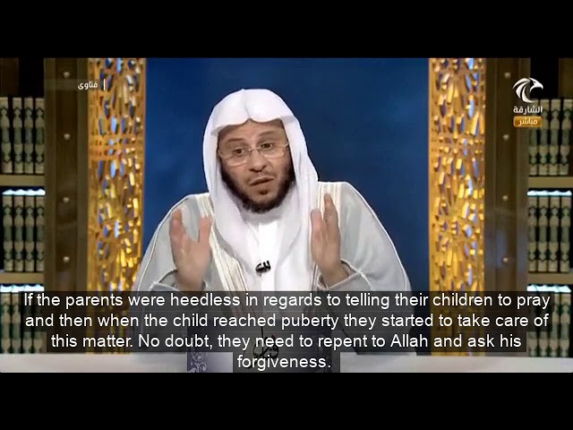هل يأثم الوالدان اذا لم يأمرا أولادهم بالصلاة قبل البلوغ؟ | الشيخ د. عزيز فرحان