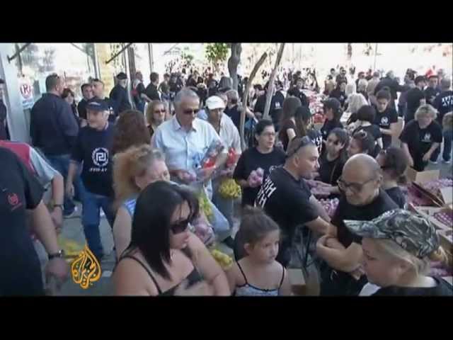 أغلقت الشرطة مطبخًا خيريًا مخصصًا لليونانيين فقط