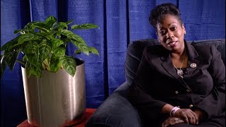 Sandra Robinson Vet Talk X
