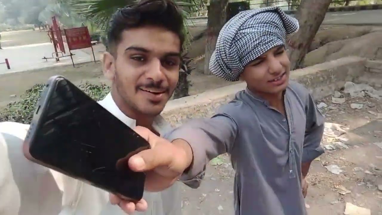 Aj da vlog brand sahiwal city and my friends Malik Mujahid Mirdadia 