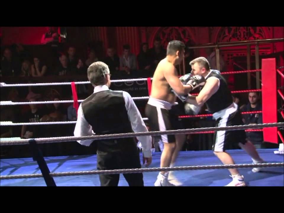 Mark Hunter v Shoab Bhatti - Toe 2 Toe Boxing Promotions