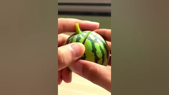 I ate the World’s SMALLEST watermelon! 🍉😋 - DayDayNews