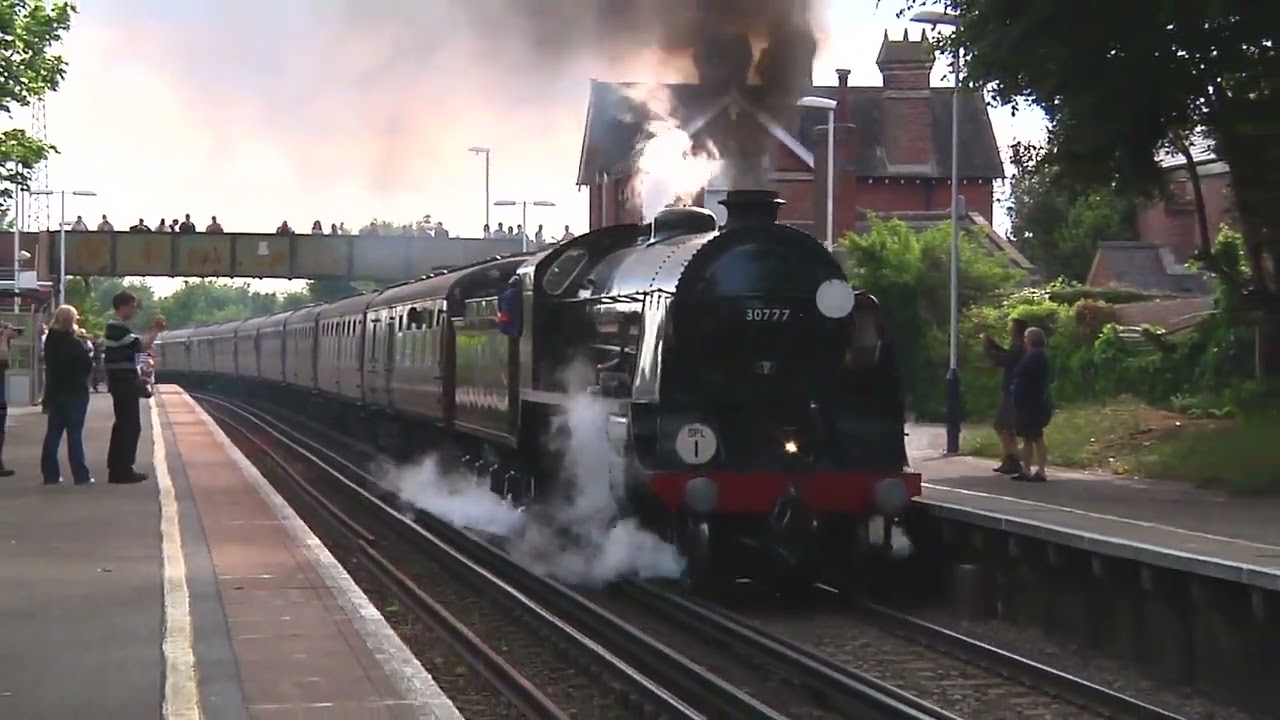 Southern  N15  'King Arthur Class' 4-6-0  30777 "SIR LAMIEL" climbs 1 in 60 Parkstone bank