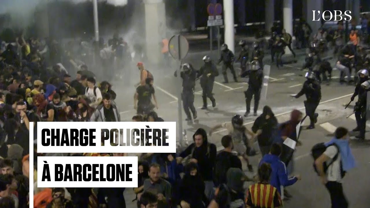 A l'aéroport de Barcelone, la police charge les militants indépendantistes