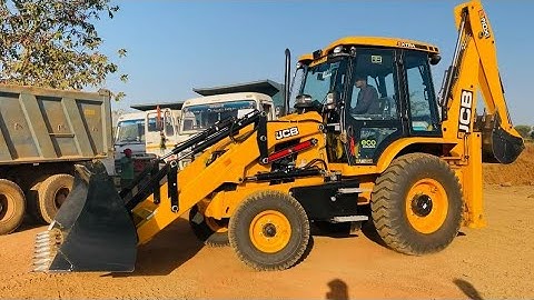 My New JCB Backhoe First Time Loading Mud in Truck