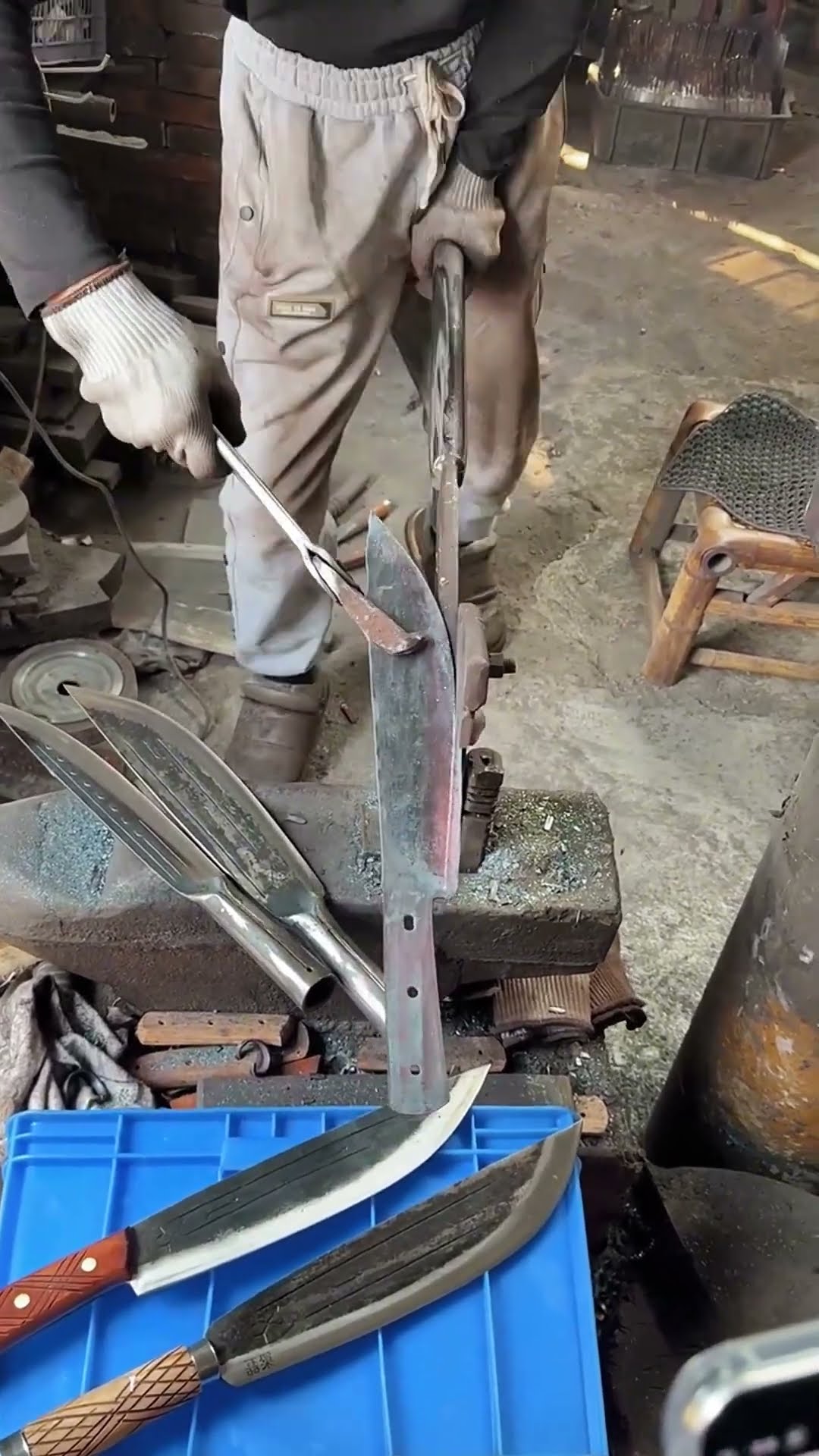 Cut one knife rest process- Good tools and machinery make work easy