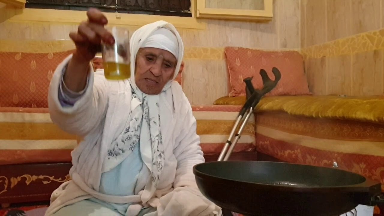 طريقة تحضير الكحول البلدي مع جداتي 👵 والمفاجأة لي جبنا ليها 🤔