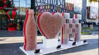Construction made from more than 2 500 Coca-Cola empty bottles screenshot 2